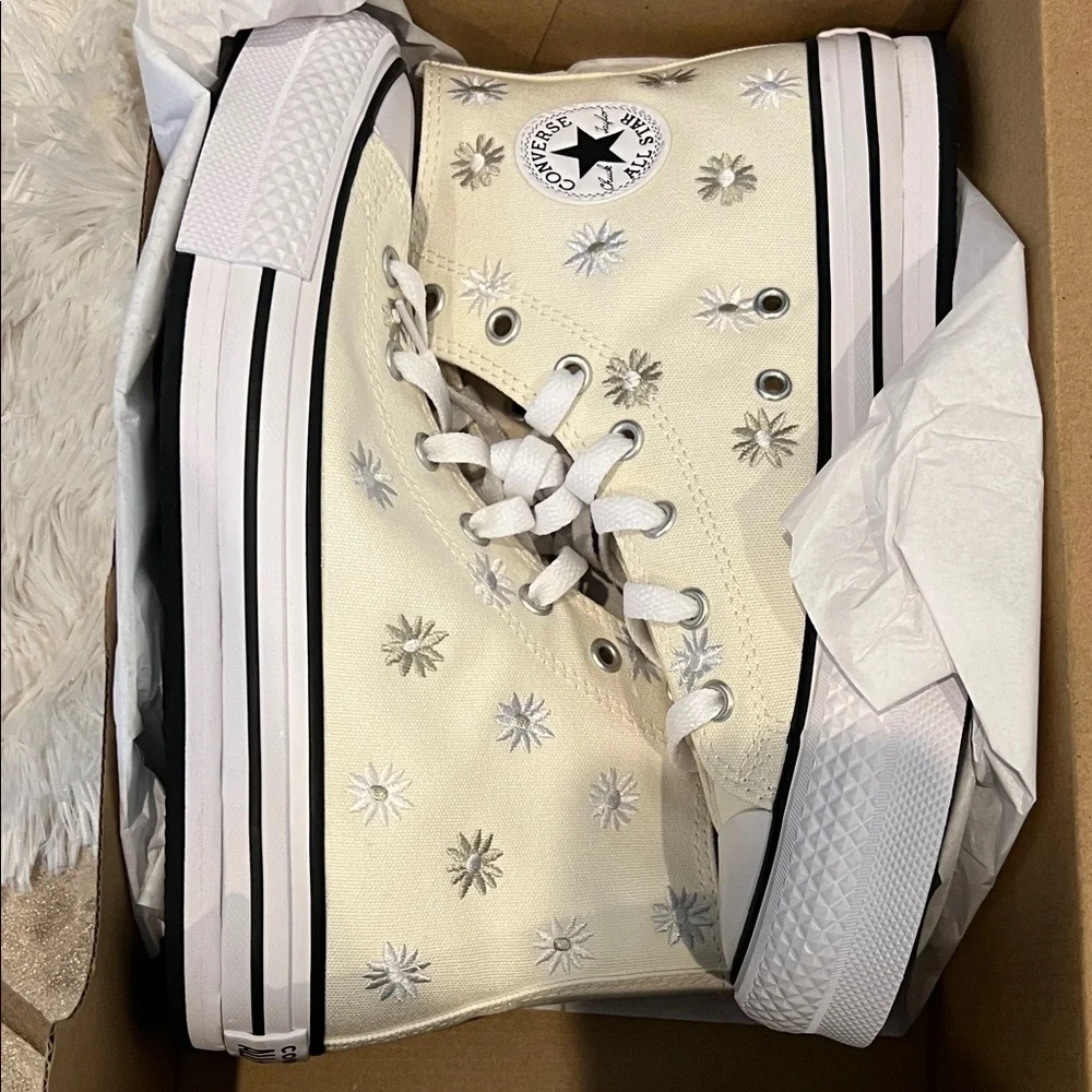 Converse CTAS Eva lift high tops youth 6 women’s 8 embroidered floral